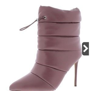 Steve Madden Cloak Boots in rose. Size 6. Brand new